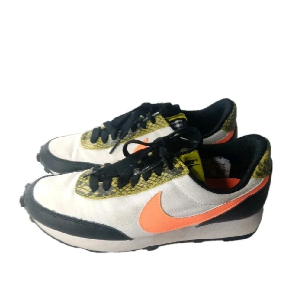 Nike Daybreak Shoes Women's Size 6 Total Orange Dynamic Yellow - Picture 2 of 8